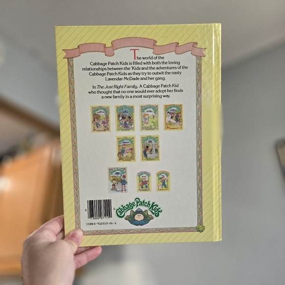 Cabbage Patch Kids - The Just Right Family - Vintage 1984 Book about Adoption - Picture 2 of 4